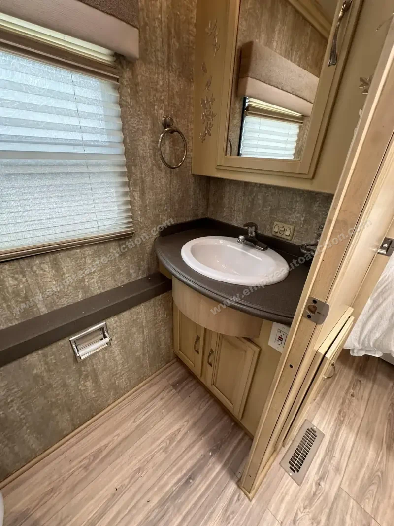 2007 Coachmen Sportscoach Legend 40 photo 48
