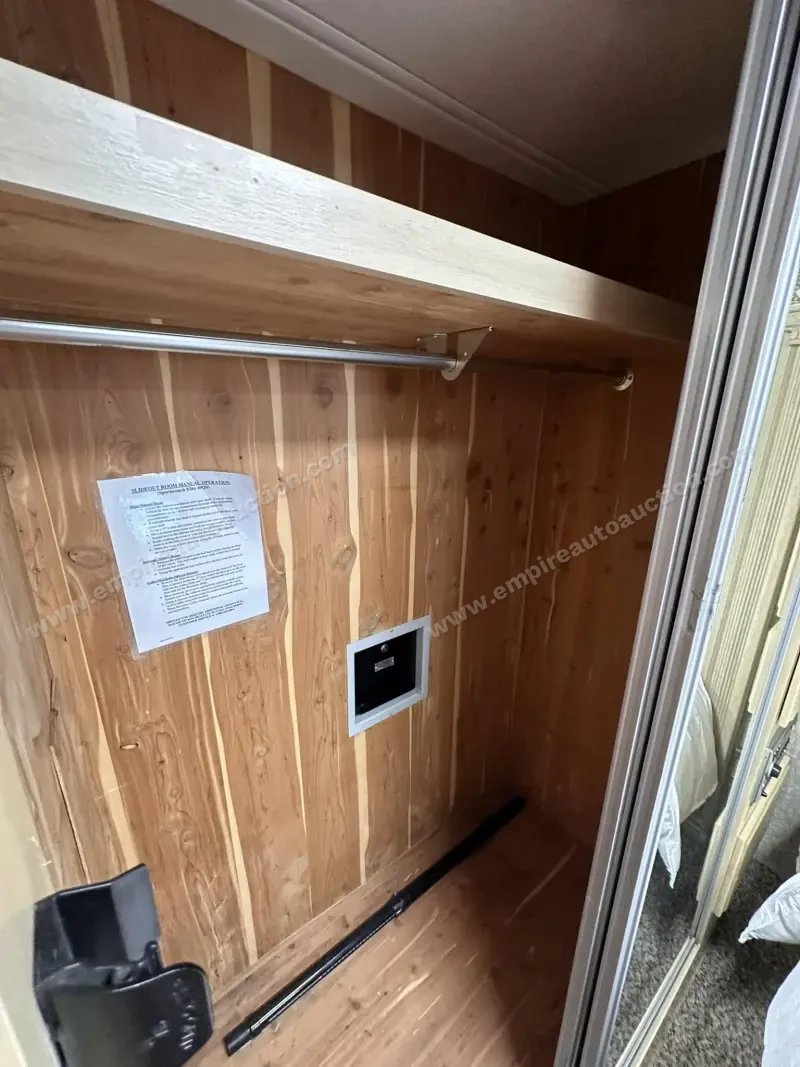2007 Coachmen Sportscoach Legend 40 photo 54