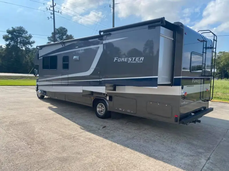 2019 Forest River Forester 3041 photo 4