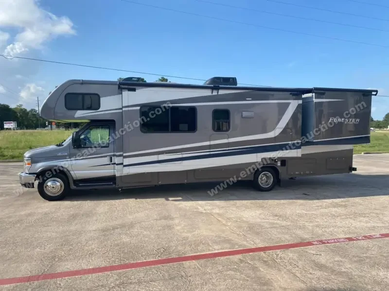 2019 Forest River Forester 3041 photo 3
