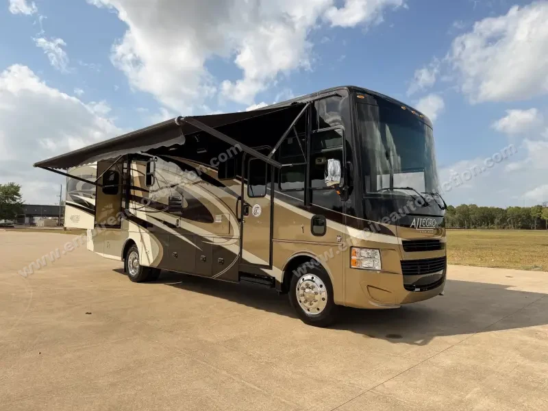 2015 Tiffin Allegro Bay 32 photo 9