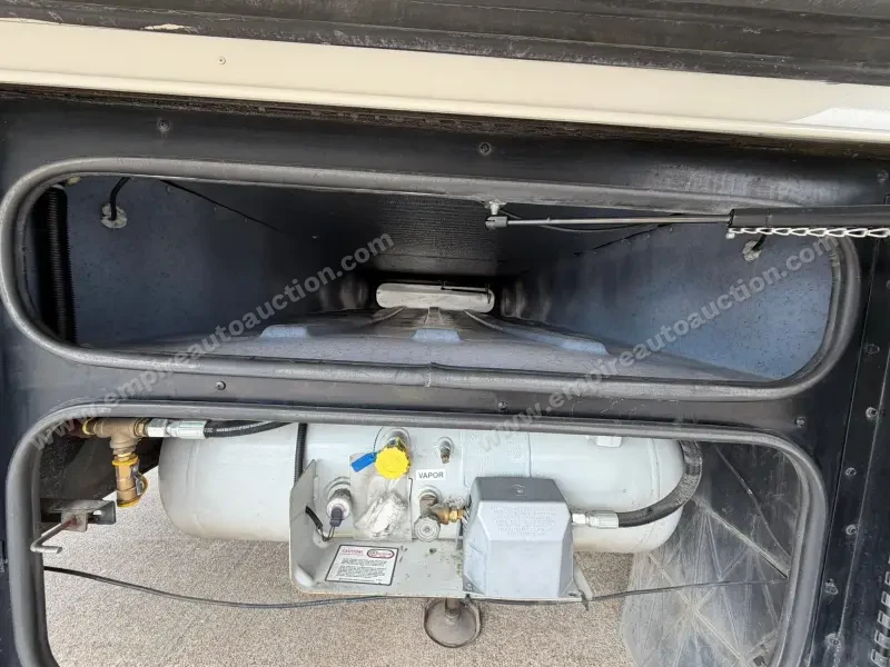 2015 Tiffin Allegro Bay 32 photo 17