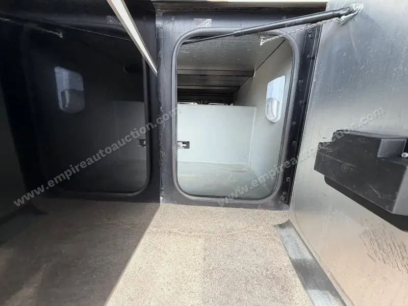 2015 Tiffin Allegro Bay 32 photo 13