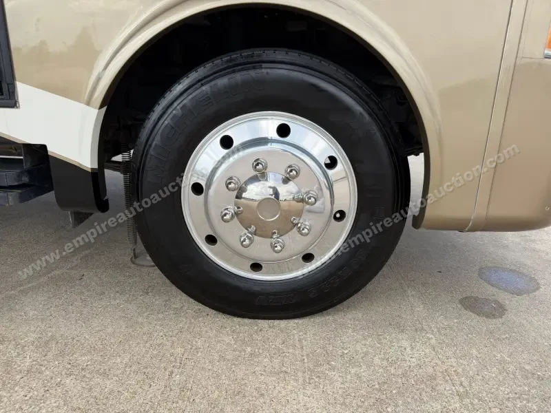 2015 Tiffin Allegro Bay 32 photo 11