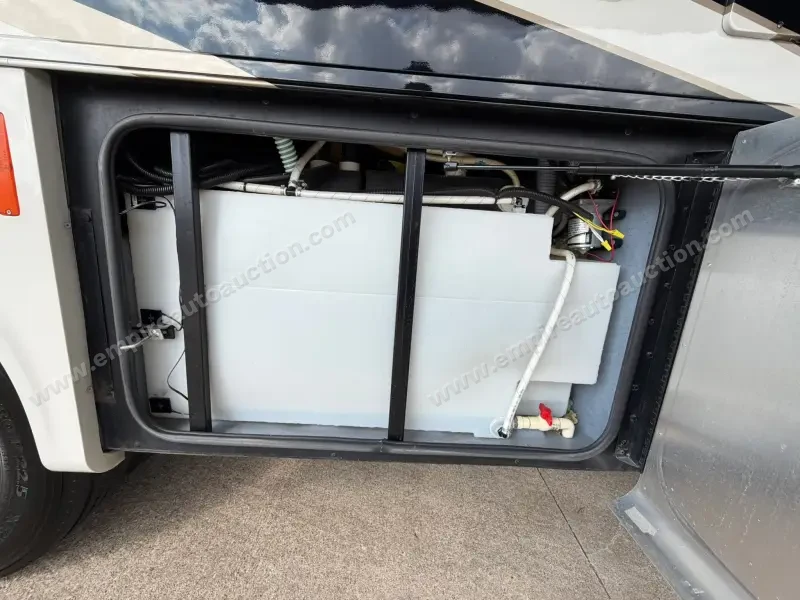2015 Tiffin Allegro Bay 32 photo 15