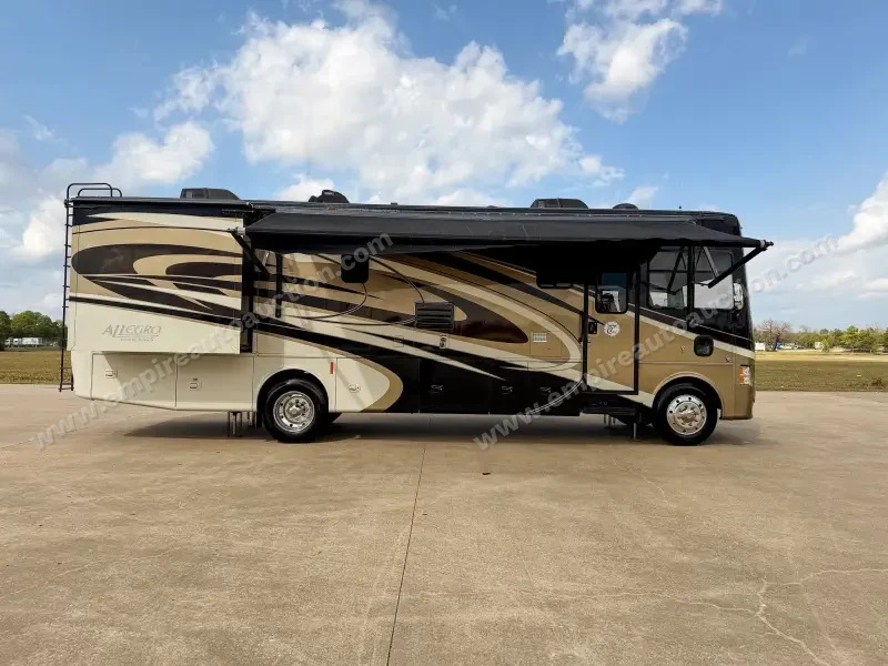 2015 Tiffin Allegro Bay 32 photo 10