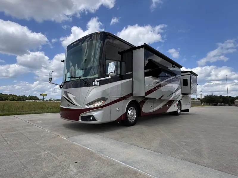 2017 Tiffin Phaeton 36GH photo 1