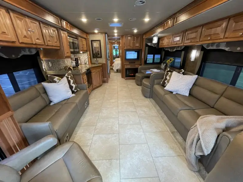 2015 Tiffin Allegro Red 36QSH photo 2