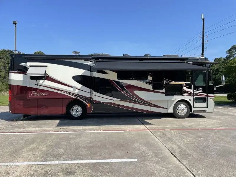 2013 Tiffin Phaeton 36GH photo 27
