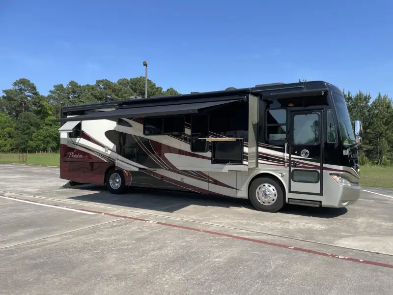 2013 Tiffin Phaeton 36GH photo 5