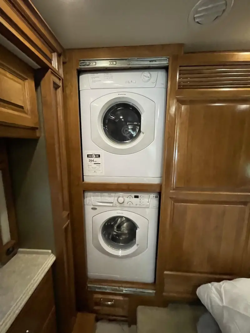 2013 Tiffin Phaeton 36GH photo 59
