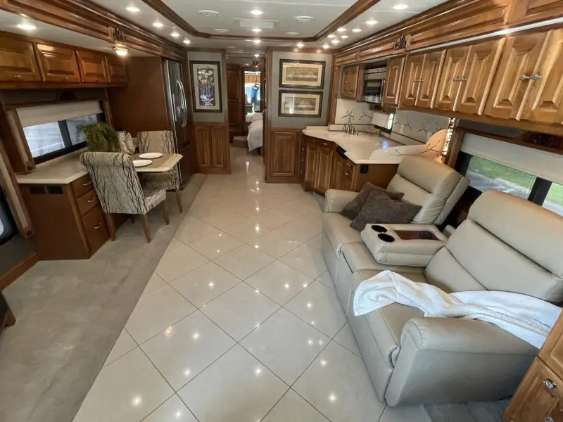 2013 Tiffin Phaeton 36GH photo 19