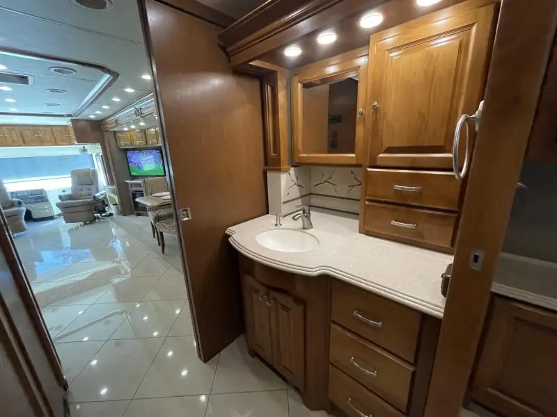 2013 Tiffin Phaeton 36GH photo 63