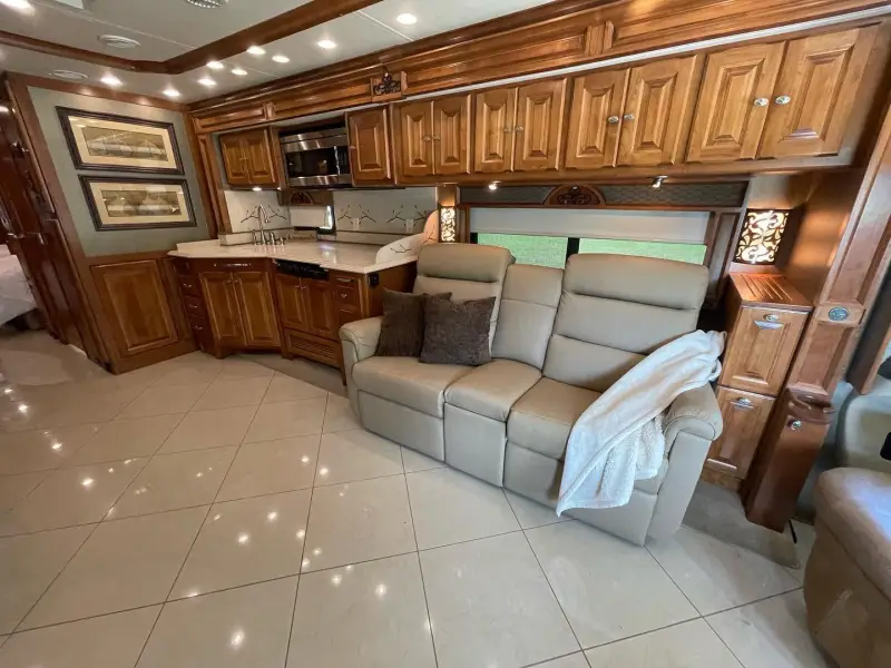 2013 Tiffin Phaeton 36GH photo 10