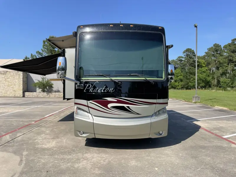 2013 Tiffin Phaeton 36GH photo 2