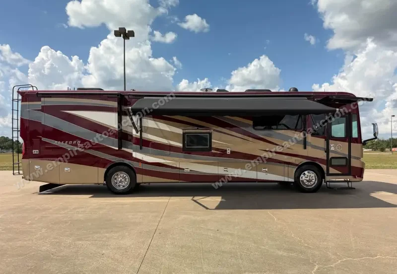 2018 Tiffin Allegro Red 37PA photo 13