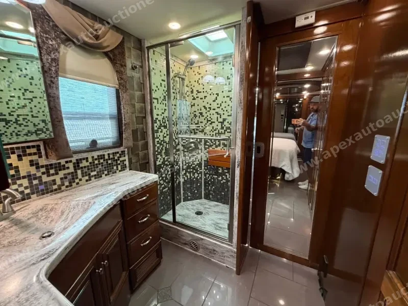 2014 Newmar Essex 4557 photo 64