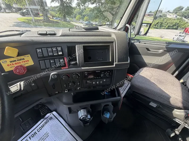 2022 Volvo VNL 760 photo 18