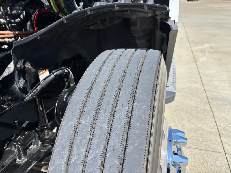 2021 Freightliner CASCADIA 126  - 455 HP photo 19