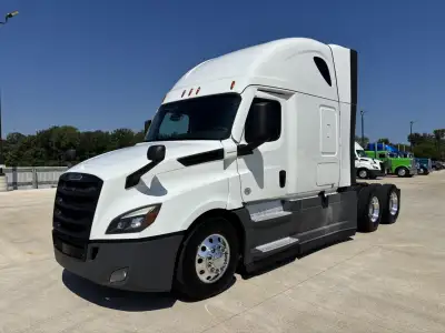 2021 Freightliner CASCADIA 126  - 455 HP