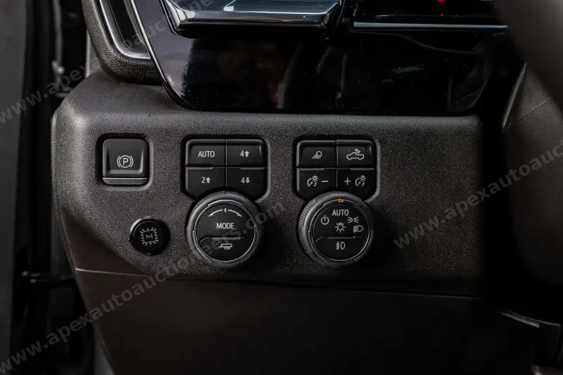 2021 Chevrolet Silverado 1500 Crew Cab RST photo 11