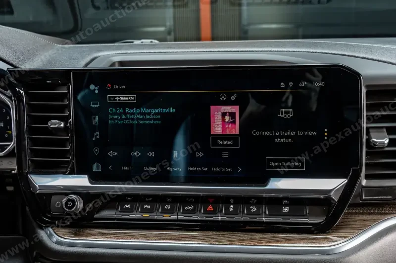 2021 Chevrolet Silverado 1500 Crew Cab RST photo 30