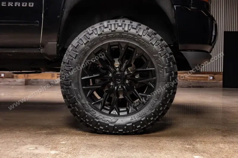 2019 Chevrolet Silverado 1500 Crew Cab LT photo 4