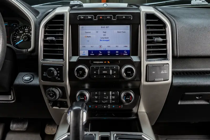 2020 Ford F150 SuperCrew Cab Lariat photo 30