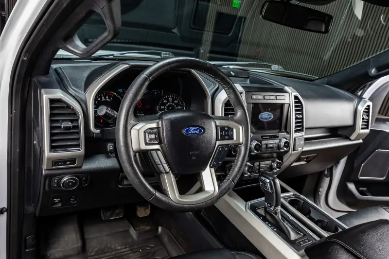 2020 Ford F150 SuperCrew Cab Lariat photo 8