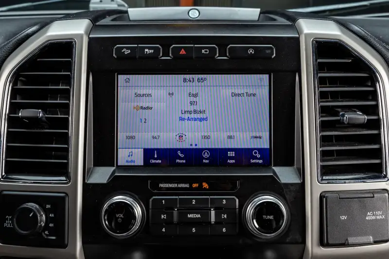 2020 Ford F150 SuperCrew Cab Lariat photo 21