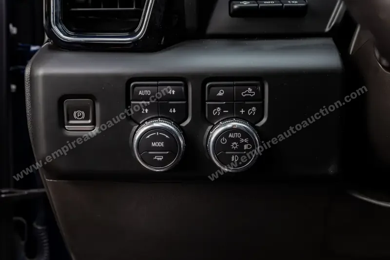 2023 GMC Sierra 1500 Crew Cab Denali photo 6