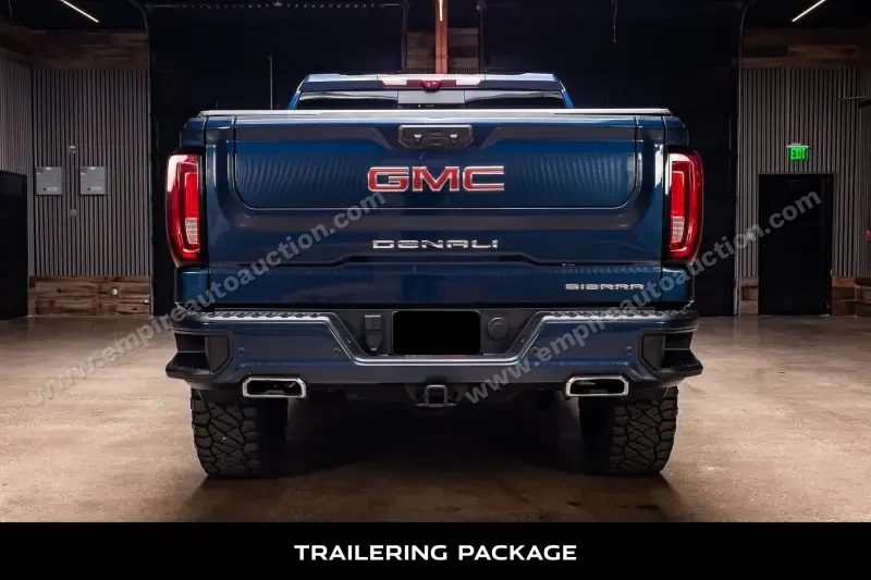 2023 GMC Sierra 1500 Crew Cab Denali photo 2