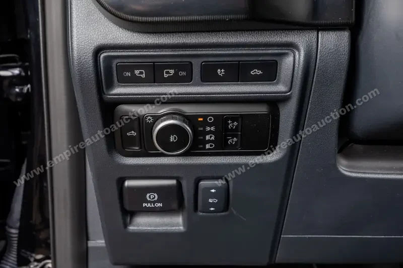 2023 Ford F150 SuperCrew Cab Raptor photo 4