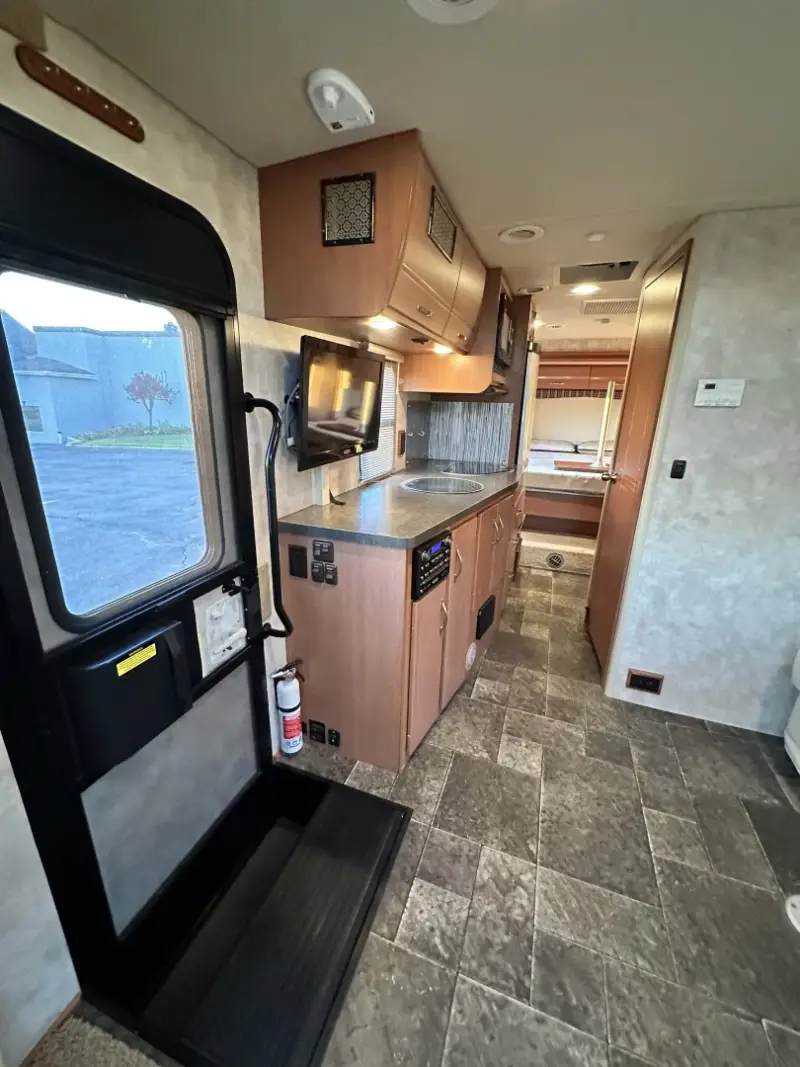 2012 Sprinter Itasca Navion IQ M-24G photo 48