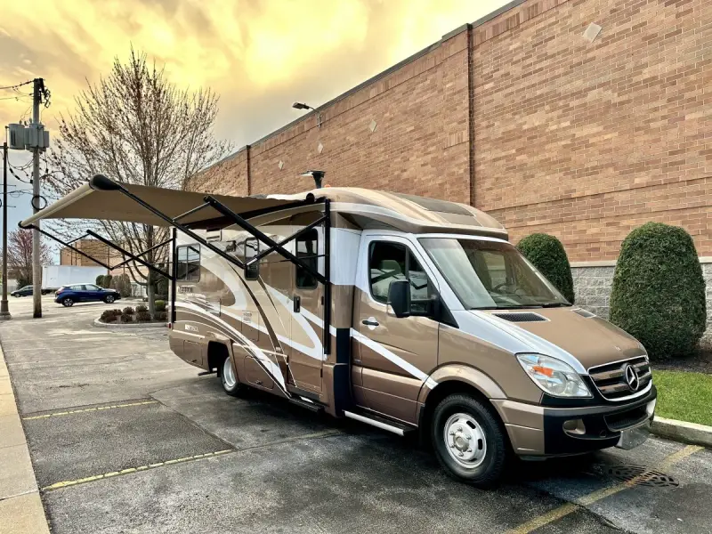 2012 Sprinter Itasca Navion IQ M-24G photo 9