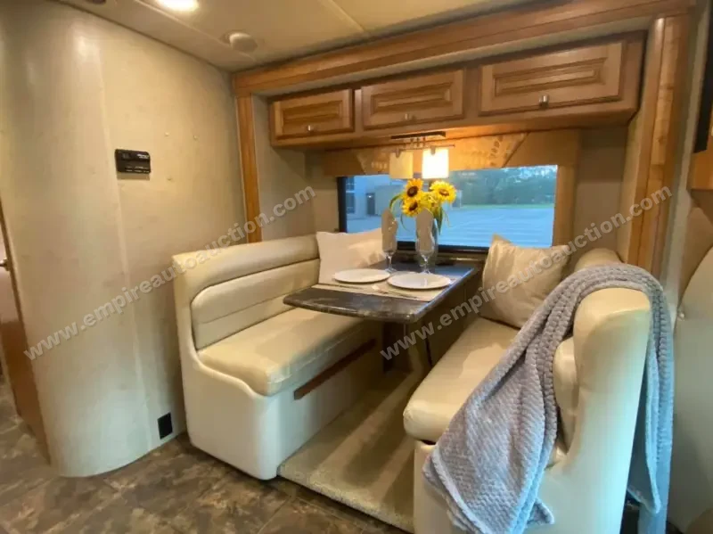 2013 Itasca Cambria 27K photo 19