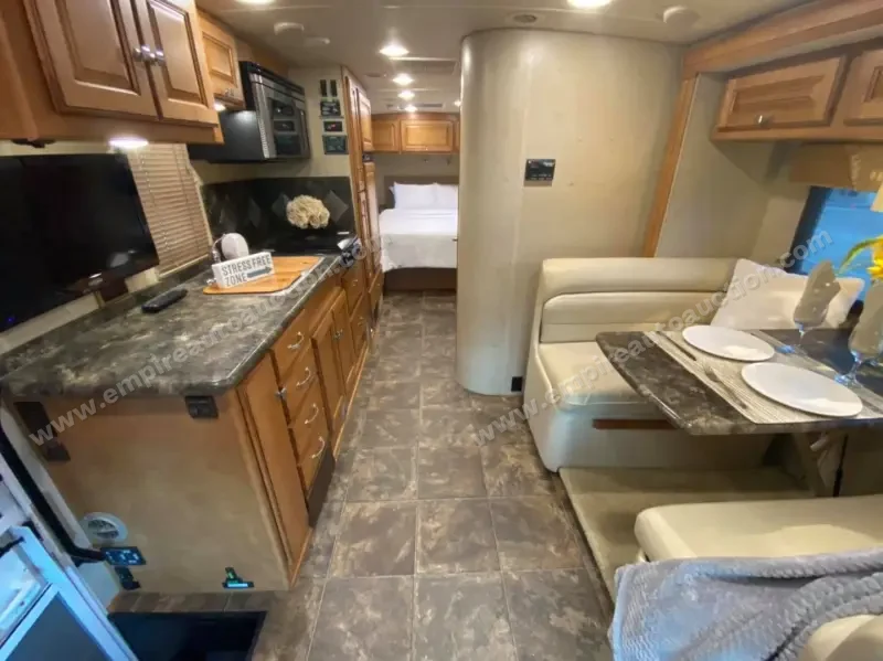 2013 Itasca Cambria 27K photo 15
