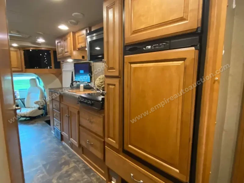 2013 Itasca Cambria 27K photo 23