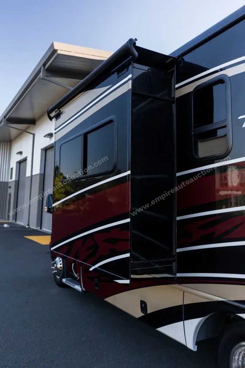 2018Fleetwood Pulse 24A Conversion photo 20