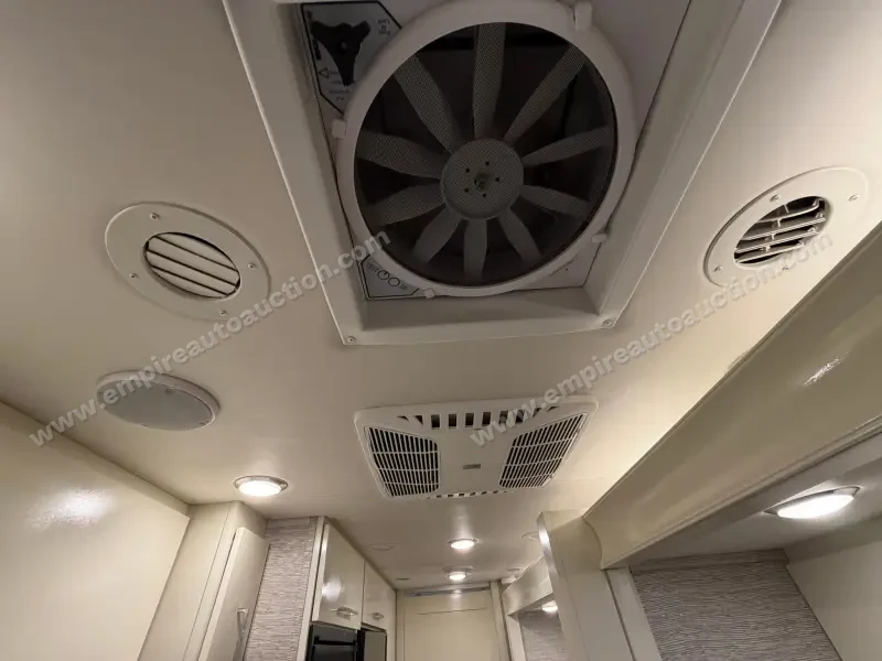 2020 Tiffin Motorhomes Wayfarer 25 RW photo 145