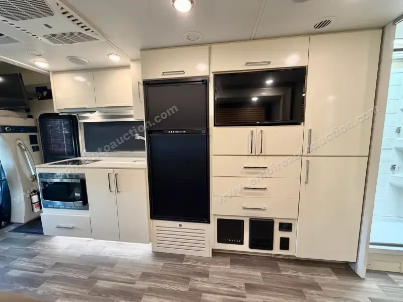 2020 Tiffin Motorhomes Wayfarer 25 RW photo 126