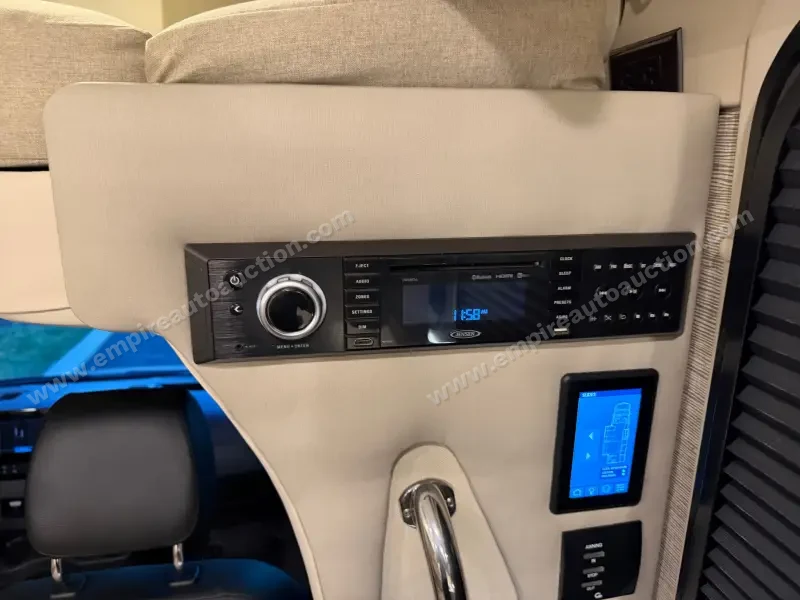 2020 Tiffin Motorhomes Wayfarer 25 RW photo 89