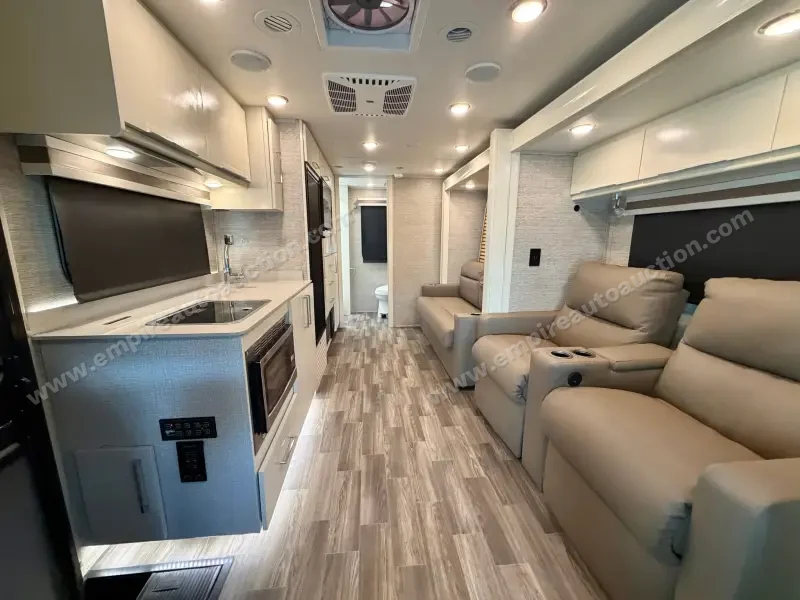 2020 Tiffin Motorhomes Wayfarer 25 RW photo 100