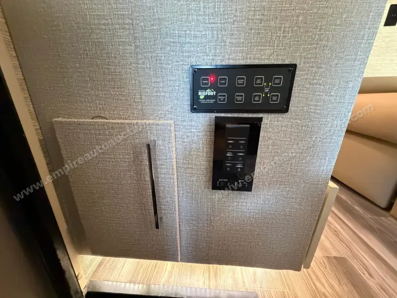 2020 Tiffin Motorhomes Wayfarer 25 RW photo 103