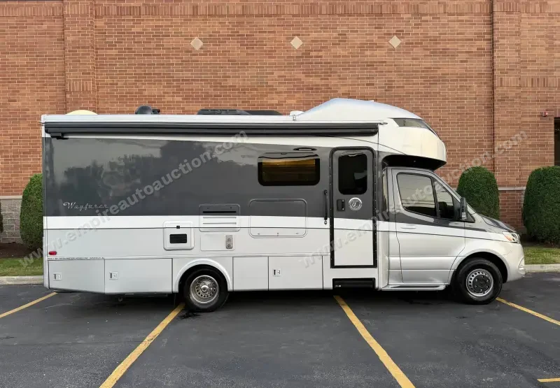 2020 Tiffin Motorhomes Wayfarer 25 RW photo 13