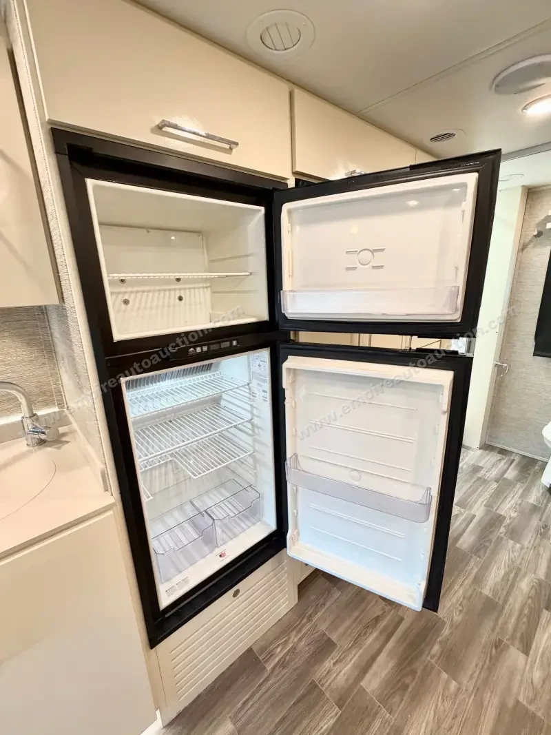 2020 Tiffin Motorhomes Wayfarer 25 RW photo 120