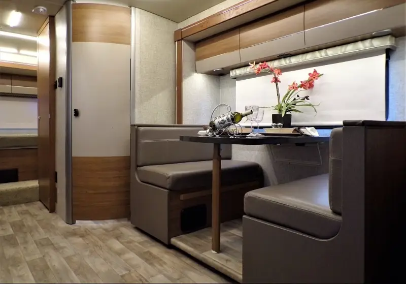 2017 Winnebago Navion 24G photo 13
