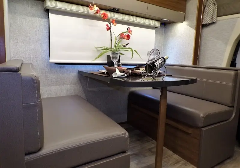 2017 Winnebago Navion 24G photo 15