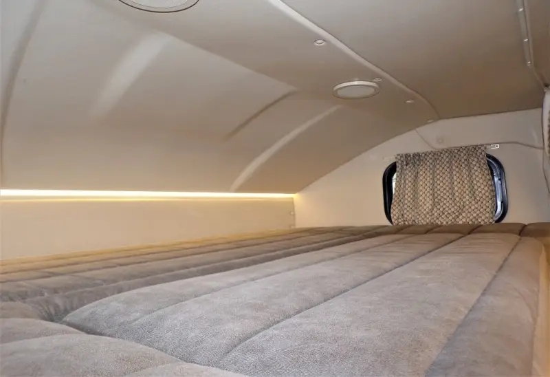 2017 Winnebago Navion 24G photo 32