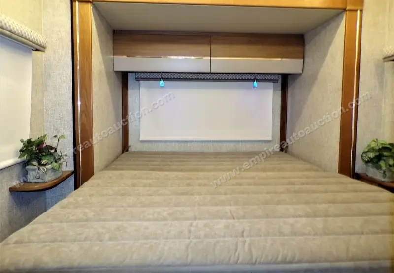 2017 Winnebago Navion 24G photo 3